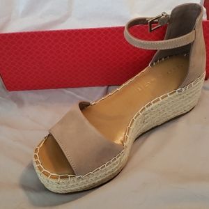 FEDRICK ESPADRILLE WEDGE SANDAL
6.5 NIB